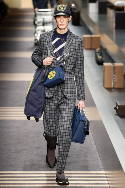 Look 17